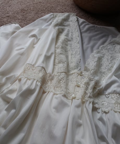 White lace long robe🕊️