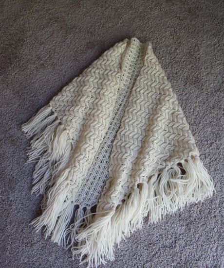 Cream knitting poncho 🐑