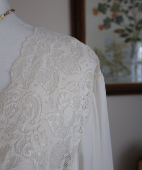 White lace long robe🕊️