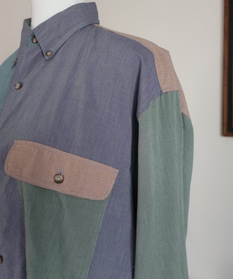 Multi-color block design 90's shirt