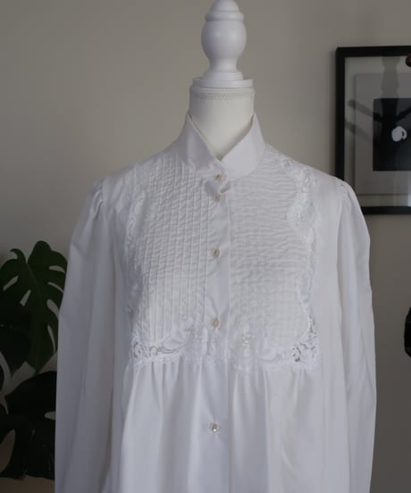 White lace tunic shirt 🕊️