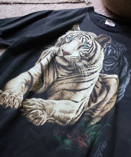90’s art graphic white tiger T-shirt 🐅🤍