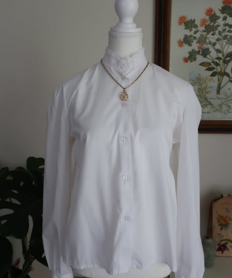 Stand collar lace shirt 𓆸