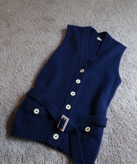 Pure Shetland Wool acrylic buttons sleeveless top🫐