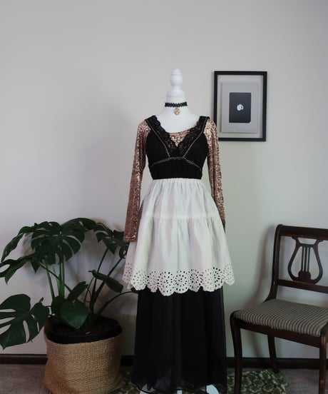 Cotton scalloped lace skirt