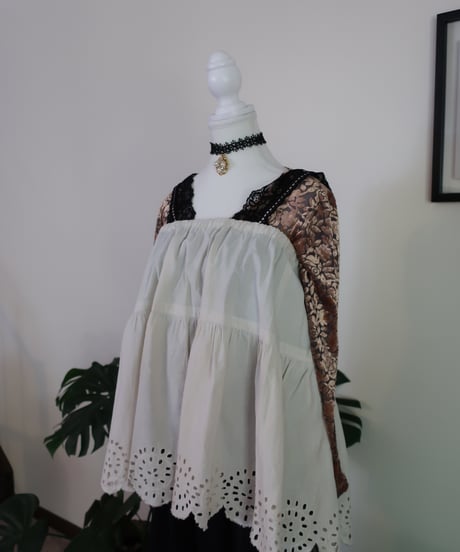 Cotton scalloped lace skirt