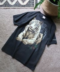 90’s art graphic white tiger T-shirt 🐅🤍