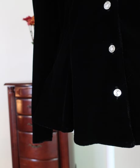 Black velvet peplum jacket 🐦‍⬛