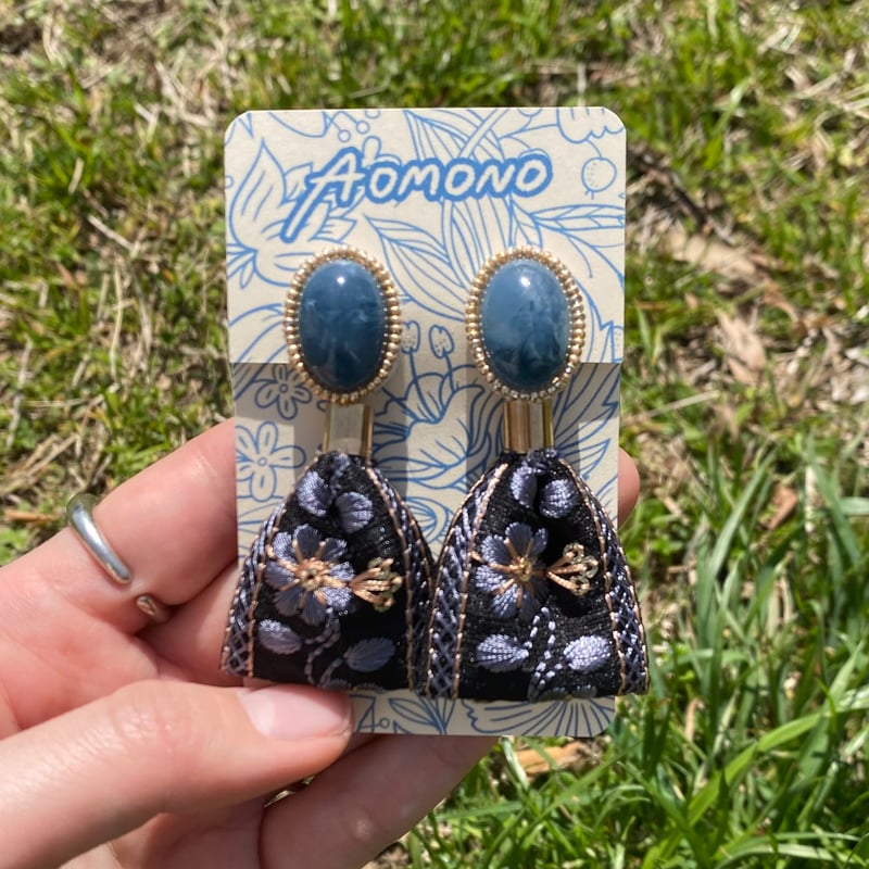 緑　刺繍リボン　チロリアンテープ　マーブル　リボン　ピアス　イヤリング　花柄 緑 刺繍リボン チロリアンテープ マーブル リボン ピアス イヤリング