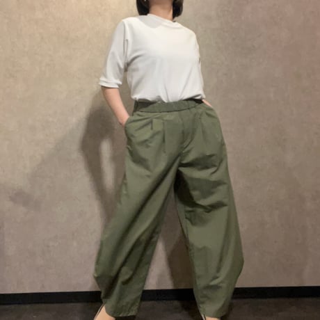 カーブパンツ