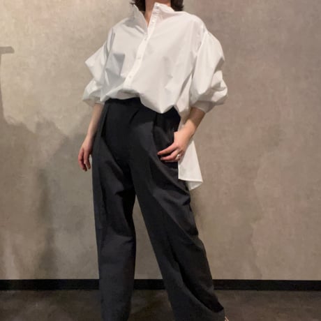 タックパンツ