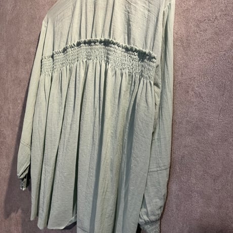 シアーブラウス