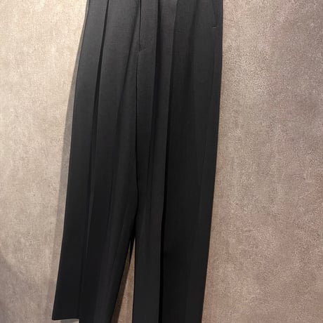 タックパンツ