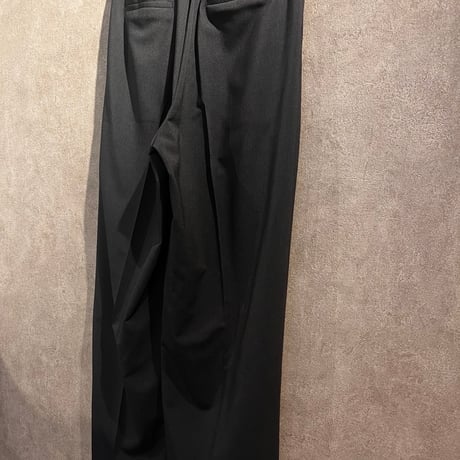 タックパンツ