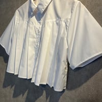 ショート丈ブラウス