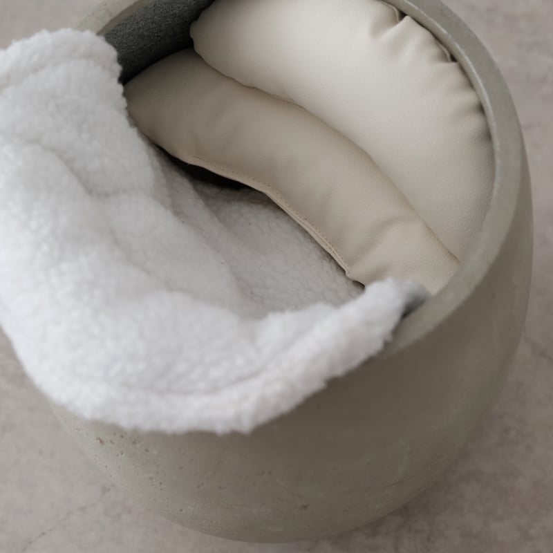 Posing cushion 