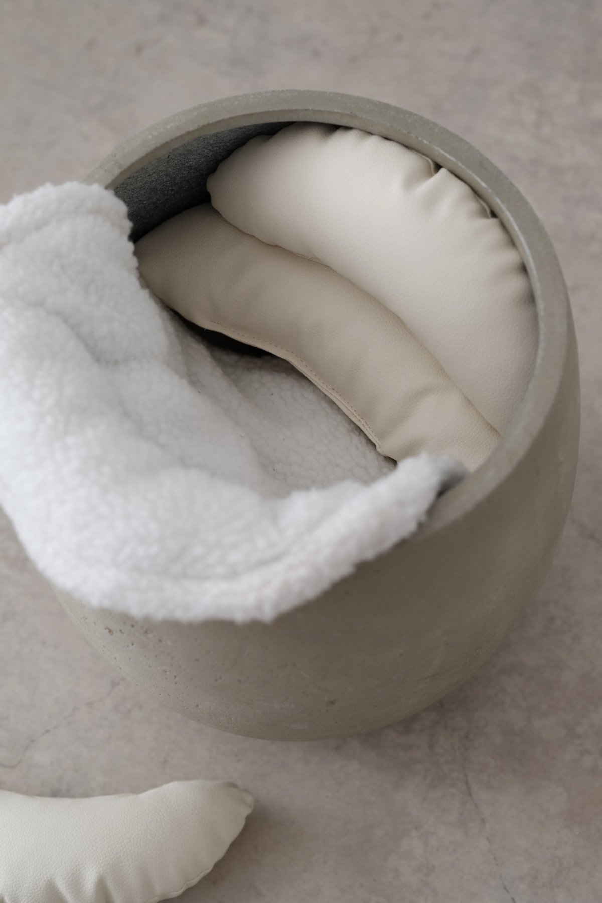 Posing cushion 