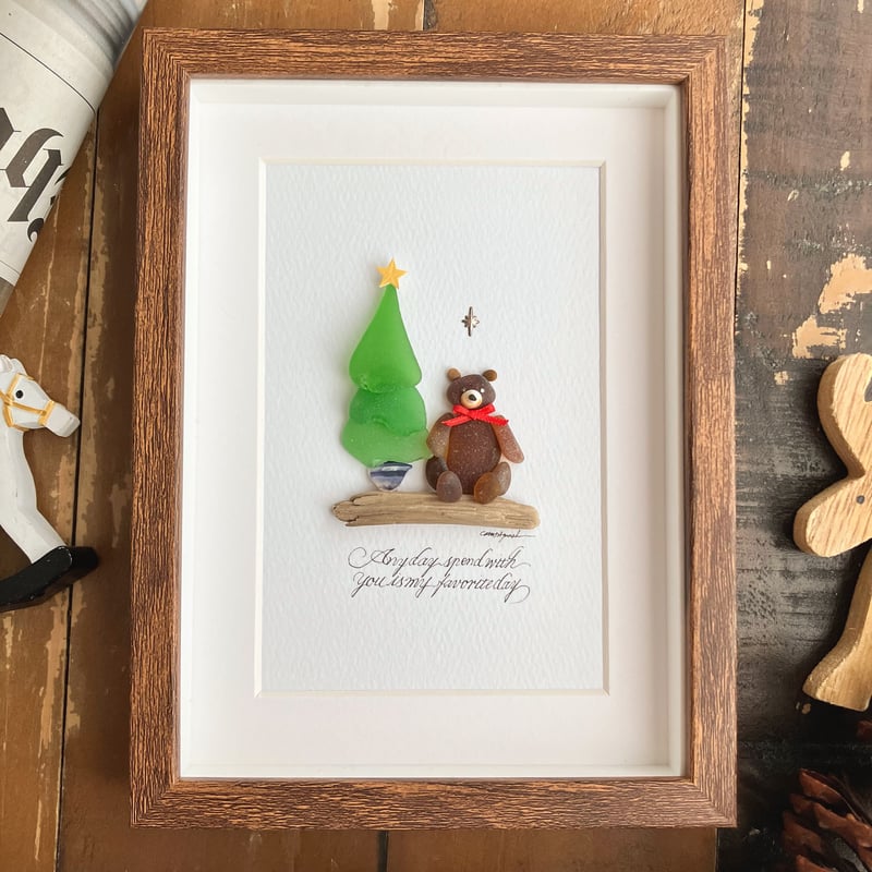 気球の旅〜テディベア〜 シーグラス／天然石／フレームアート／ガラス／手描き シーグラスアート もみの木とテディベア | CatusSquash