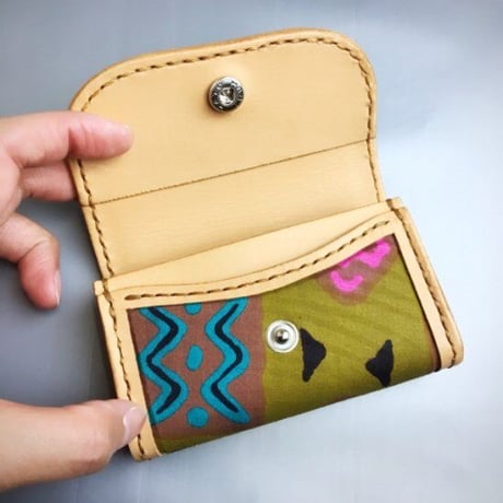 レザークラフト×アフリカ布　ハンドメイド　名刺入れ　カード入れ　カードケース　アフリカ　アフリカ布　革　雑貨