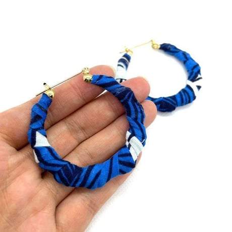 アフリカンプリント　アフリカンバンブーピアス　アフリカ布　ハンドメイド　バンブーピアス　hiphop african print