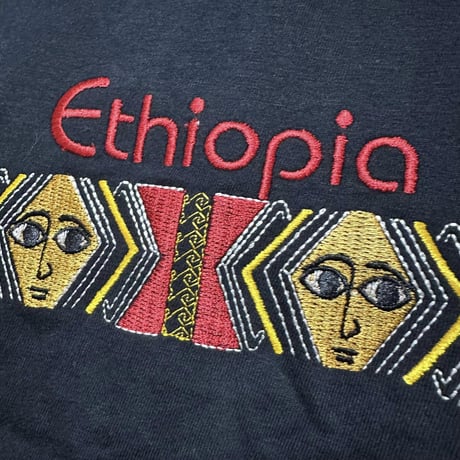 《Fair trade/売上10%を孤児院募金》刺繡　エチオピア　イラスト　Tシャツ　 アフリカ　T-Shirt　Ethiopia