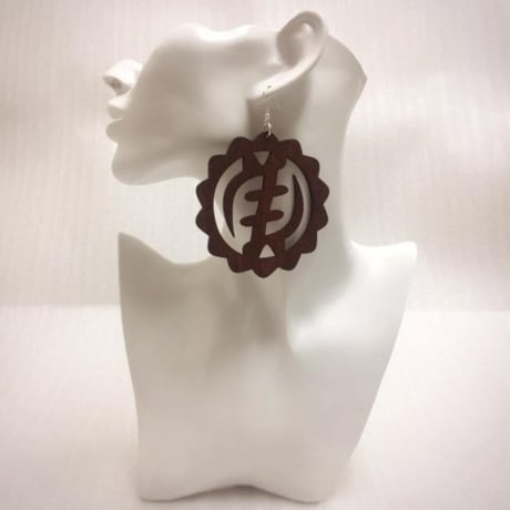 アフリカ　ガーナ　シンボル　アディンクラ　ジニャメ　ウッドピアス　Africa Ghana Adinkra Nyame Ye Ohene