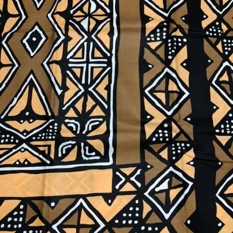 《商品説明をお読み下さい》アフリカ布　布　ハンドメイド　パーニュ　キテンゲ　アフリカンバティック　アフリカンプリント布　Mud print