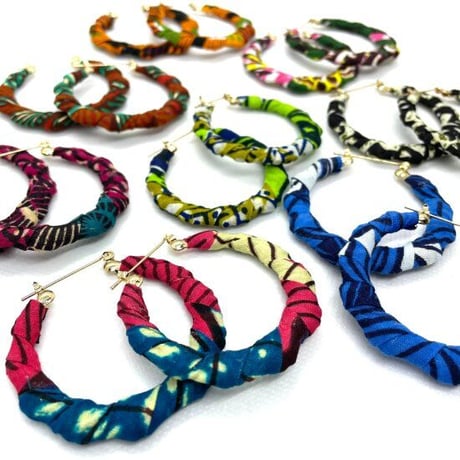 アフリカンプリント　アフリカンバンブーピアス　アフリカ布　ハンドメイド　バンブーピアス　hiphop african print