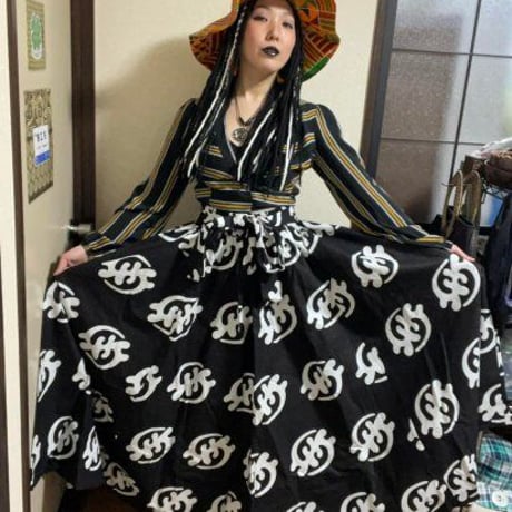 アフリカンプリント　アディンクラ　ガーナ　ジニャメ　ブラック　紐 / ヘッドラップ付き　スカート　ロングスカート　African print Adinkra Gye Nyame Maxi Skirt