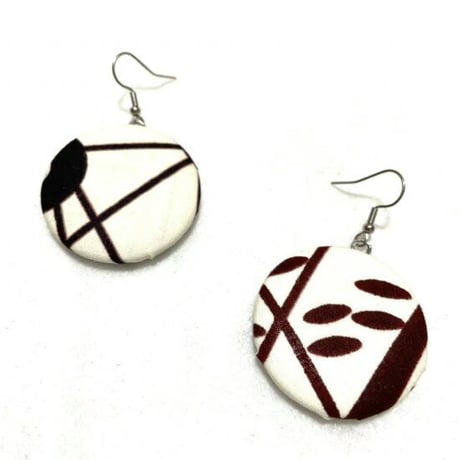 アフリカンプリント　ハンドメイド　アフリカ布　くるみボタン　ピアス　African print handmade earring