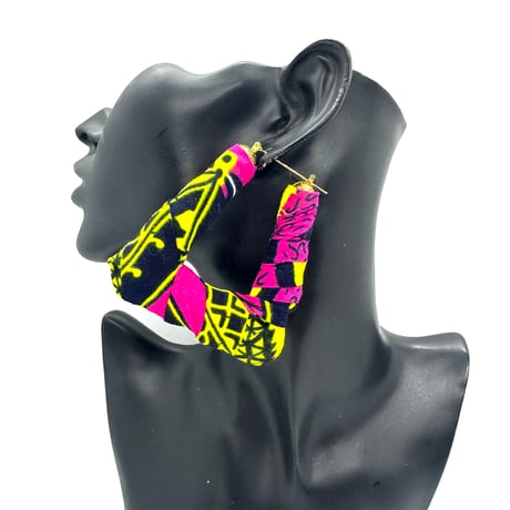 アフリカンプリント　アフリカンバンブーピアス　アフリカ布　ハンドメイド　バンブーピアス　hiphop african print