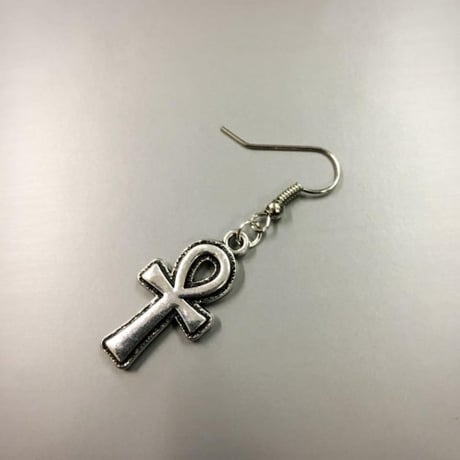 アフリカ　エジプト　Egypt　アンク　Ankh　シルバー　ミニ　ピアス