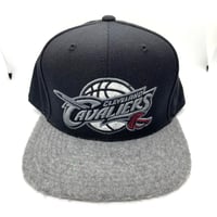 ≪委託商品≫海外輸入品　Mitchell & Ness NBA Cavaliers FITTED cap　NY　キャップ　フィテード　キャバリアーズ