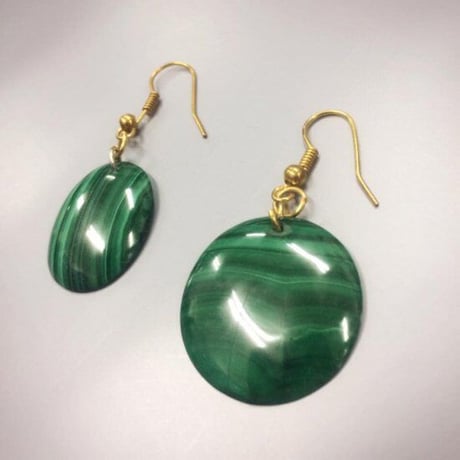 Made in Kenya　アフリカ　ケニア　マラカイト　天然石　パワーストーン　グリーン　アフリカン　ハンドメイド　ピアス　 Malachite