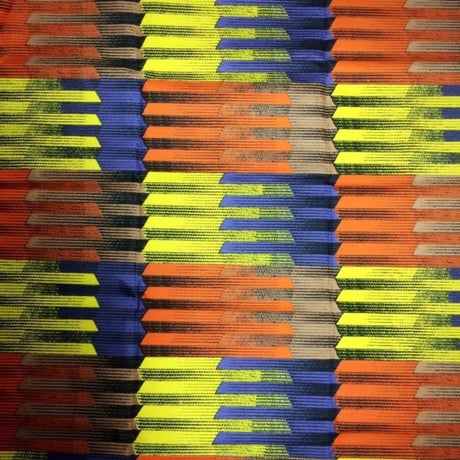 《商品説明をお読み下さい》ポリエステル素材　アフリカ布　布　ハンドメイド　パーニュ　キテンゲ　アフリカンバティック　アフリカンプリント布