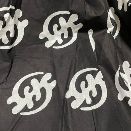アフリカンプリント　アディンクラ　ガーナ　ジニャメ　ブラック　紐 / ヘッドラップ付き　スカート　ロングスカート　African print Adinkra Gye Nyame Maxi Skirt