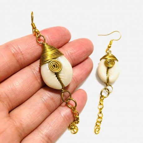 ハンドメイド　シェル　Brass　貝　ピアス　Cowrie Shell Earring