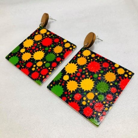 アフリカンプリント　木製　ウッドピアス　African print