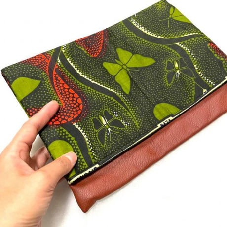 アフリカンプリント　アフリカ布　マグネットボタン　ハンドメイド　レザー　クラッチバッグ　African print leather clutch bag