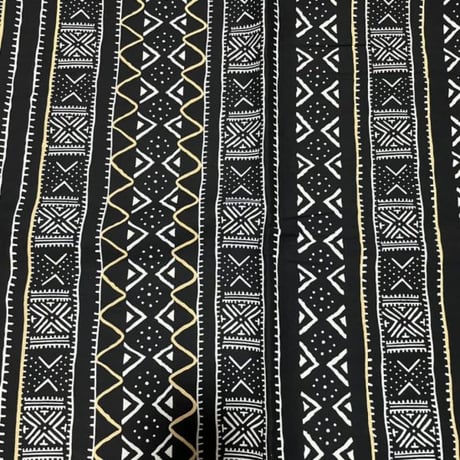 《商品説明をお読み下さい》アフリカ布　布　ハンドメイド　パーニュ　キテンゲ　アフリカンバティック　アフリカンプリント布　Mud print