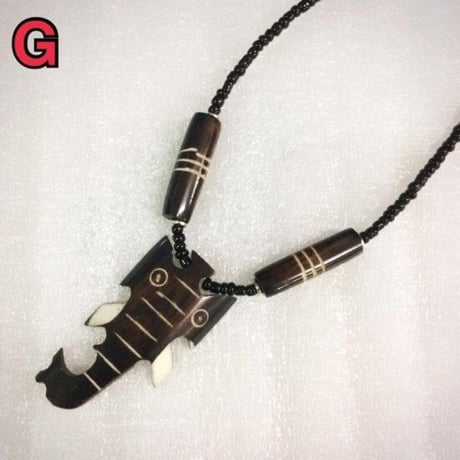 Made in Kenya　アフリカ　ケニア　牛の骨　ハンドメイド　ネックレス