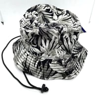 ≪委託商品≫New era FITTED cap　リーフ柄　バケットハット　ハット　帽子　ニューエラ　フィテード