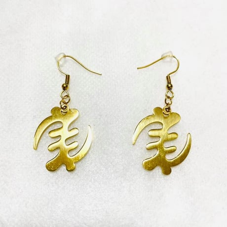 アフリカ　ガーナ　シンボル　アディンクラ　ジニャメ　ゴールド　ピアス　Africa Ghana Adinkra Gye Nyame