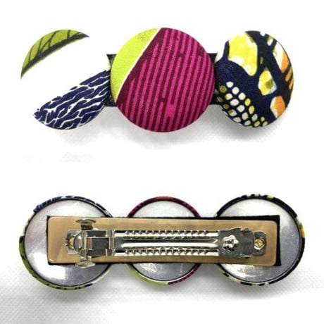 アフリカンプリント　アフリカ布　パーニュ　キテンゲ　ハンドメイド　くるみボタン　バレッタ　ヘアアクセサリー　African print