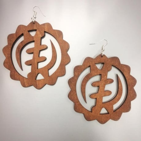 アフリカ　ガーナ　シンボル　アディンクラ　ジニャメ　ウッドピアス　Africa Ghana Adinkra Nyame Ye Ohene