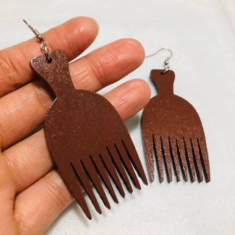 アフロ　コームモチーフ　アフリカ　ブラックカルチャー　ウッドピアス　Africa comb
