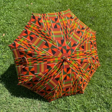 《※配送について※商品説明をお読みください》　アフリカンプリント　ハンドメイド　日傘　アフリカ布　パーニュ　キテンゲ　ケンテ　African print handmade sunshade Kente