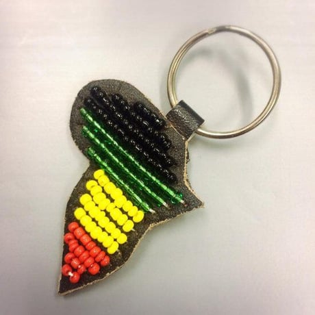 Made in Kenya　マサイ　マサイ族　国旗カラー　アフリカ　ケニア　アフリカ大陸　ビーズ　革　ハンドメイド　キーホルダー　ビーズキーホルダー