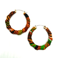 アフリカンプリント　アフリカンバンブーピアス　アフリカ布　ハンドメイド　バンブーピアス ケンテ　hiphop african print kente