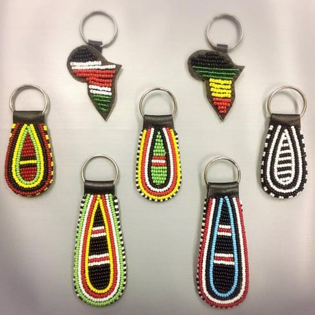 Made in Kenya　マサイ　マサイ族　国旗カラー　アフリカ　ケニア　アフリカ大陸　ビーズ　革　ハンドメイド　キーホルダー　ビーズキーホルダー